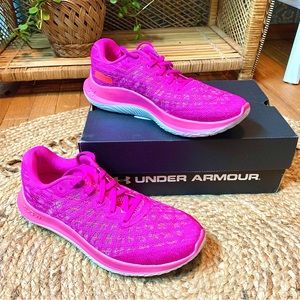 ‼️SOLD‼️NEW Under Armour Flow Velociti Wind Running Shoes💕🏃‍♀️